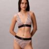 Grafisk Monogram-Microfiber, stretch, lätt fodrad triangel-Bralette Grafisk Monogram-Microfiber, stretch, lätt fodrad triangel-Bralette