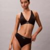 Grafisk monogram-Thong i stretchig Microfiber Grafisk monogram-Thong i stretchig Microfiber