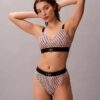 Grafisk monogram-Thong i stretchig Microfiber Grafisk monogram-Thong i stretchig Microfiber