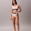 Grafisk monogram-Thong i stretchig Microfiber Grafisk monogram-Thong i stretchig Microfiber
