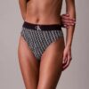 Grafisk monogram-Thong i stretchig Microfiber Grafisk monogram-Thong i stretchig Microfiber
