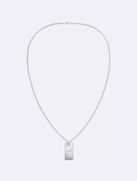 Halsband med hänge i organisk rektangulär form