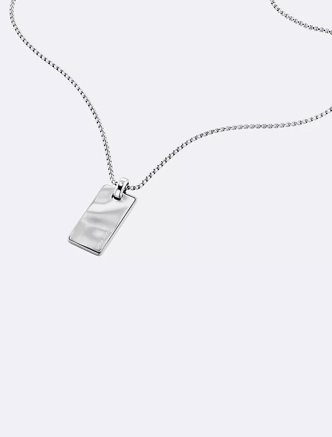 Halsband med hänge i organisk rektangulär form Halsband med hänge i organisk rektangulär form