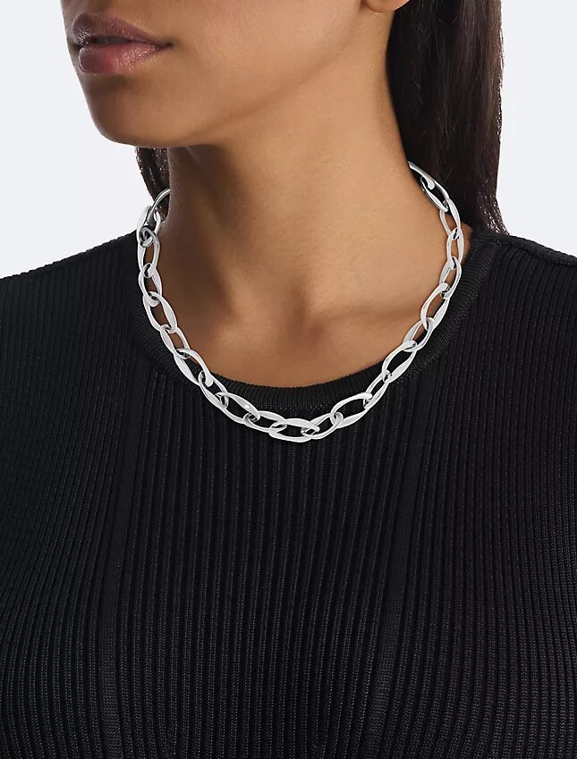 Halsband med länkar i organiska former Halsband med länkar i organiska former
