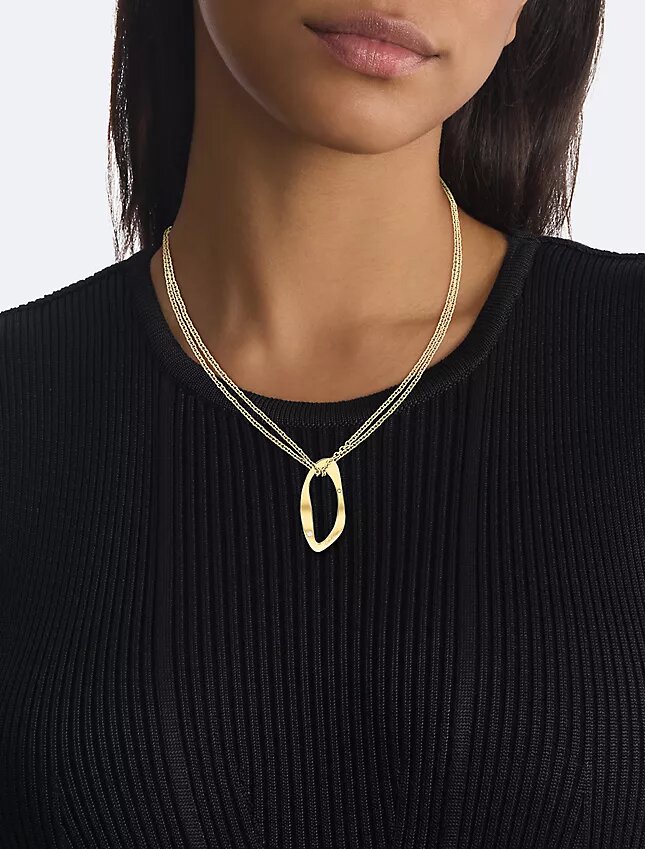 Halsband med rund, organisk hänge Halsband med rund, organisk hänge