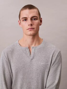 Henley-sovtröja i våffelstickat