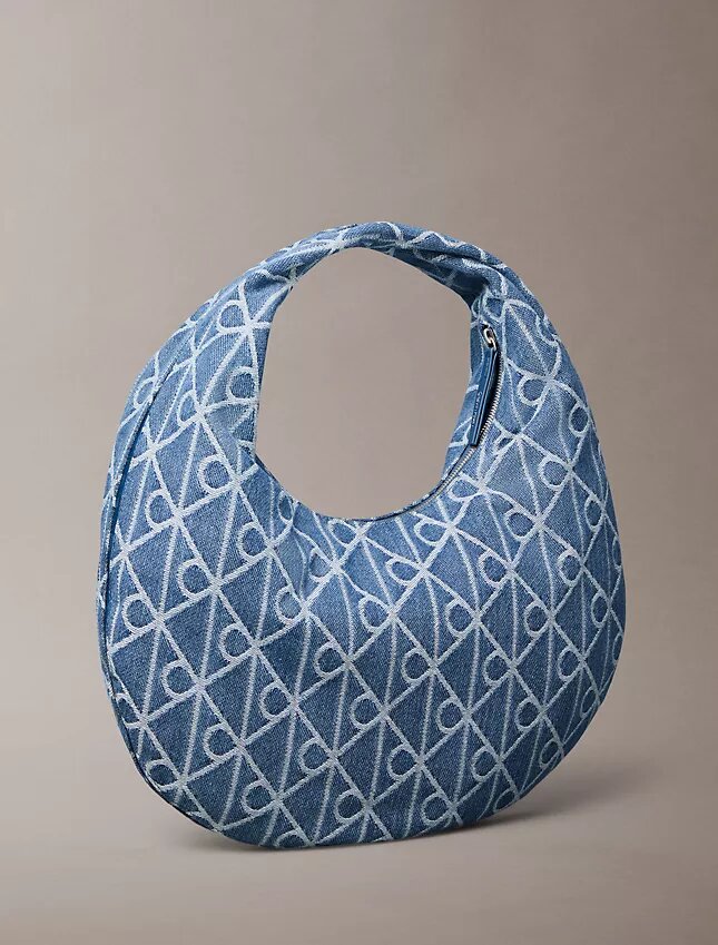 Hobo-väska i denim med emblem-logotyp över hela ytan Hobo-väska i denim med emblem-logotyp över hela ytan