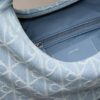 Hobo-väska i denim med emblem-logotyp över hela ytan Hobo-väska i denim med emblem-logotyp över hela ytan