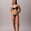 Ikonisk logotyp, doppad stringthong Ikonisk logotyp, doppad stringthong