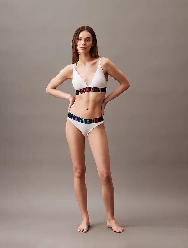 Intense Power Pride Lätt fodrad triangel-Bralette Intense Power Pride Lätt fodrad triangel-Bralette