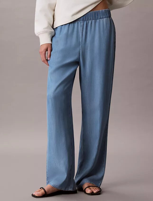 Jeans i avslappnad denim med dragkedja Jeans i avslappnad denim med dragkedja