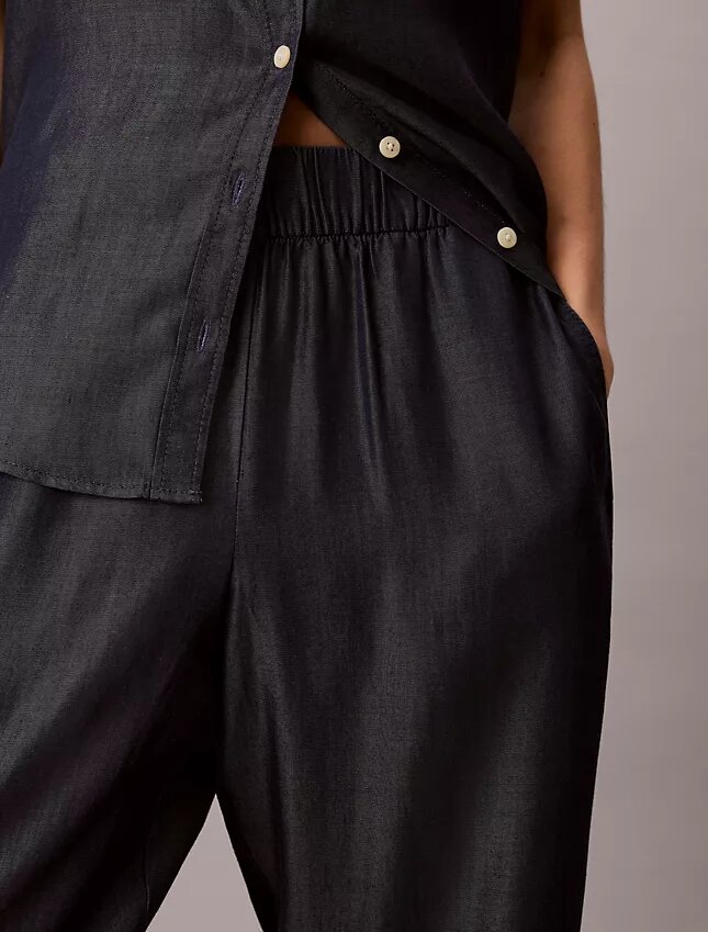 Jeans i avslappnad denim med dragkedja Jeans i avslappnad denim med dragkedja
