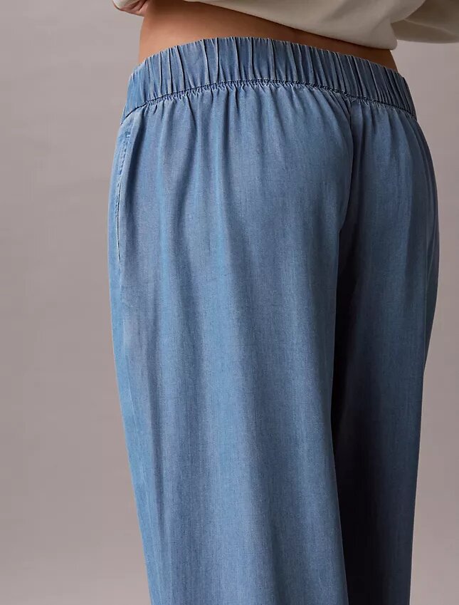 Jeans i avslappnad denim med dragkedja Jeans i avslappnad denim med dragkedja