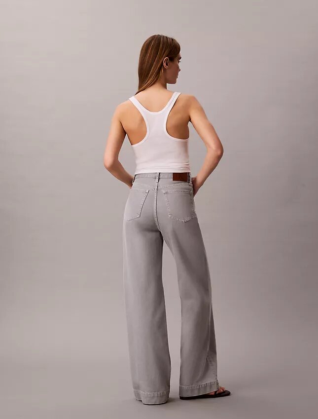 Jeans med extra hög midja och vida ben Jeans med extra hög midja och vida ben