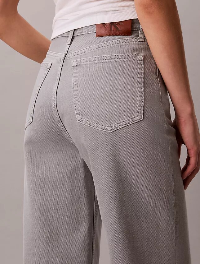 Jeans med extra hög midja och vida ben Jeans med extra hög midja och vida ben