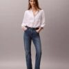 Jeans med hög midja och raka ben Jeans med hög midja och raka ben