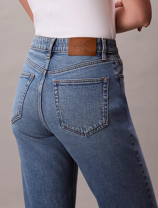 Jeans med hög midja och raka ben Jeans med hög midja och raka ben