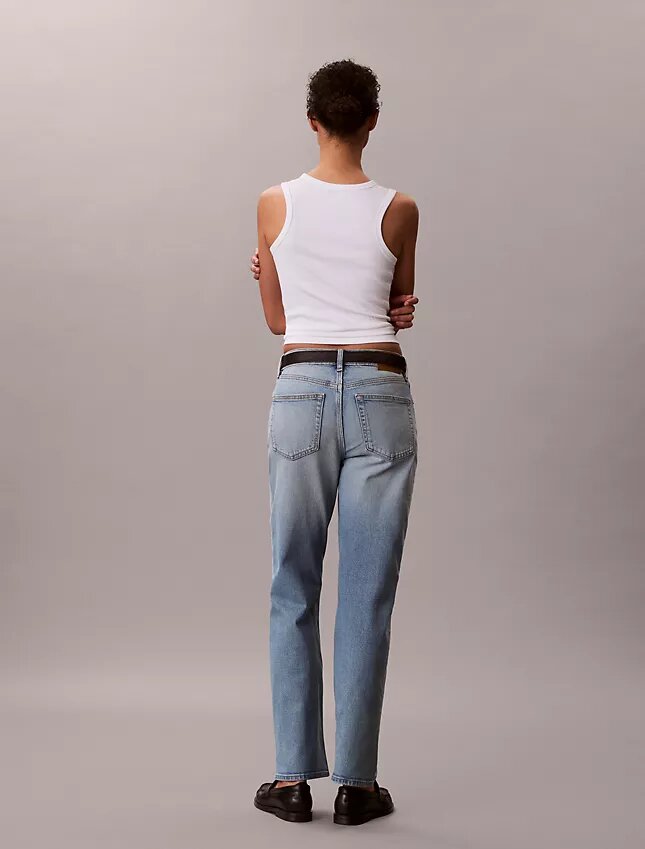 Jeans med hög midja och raka ben Jeans med hög midja och raka ben