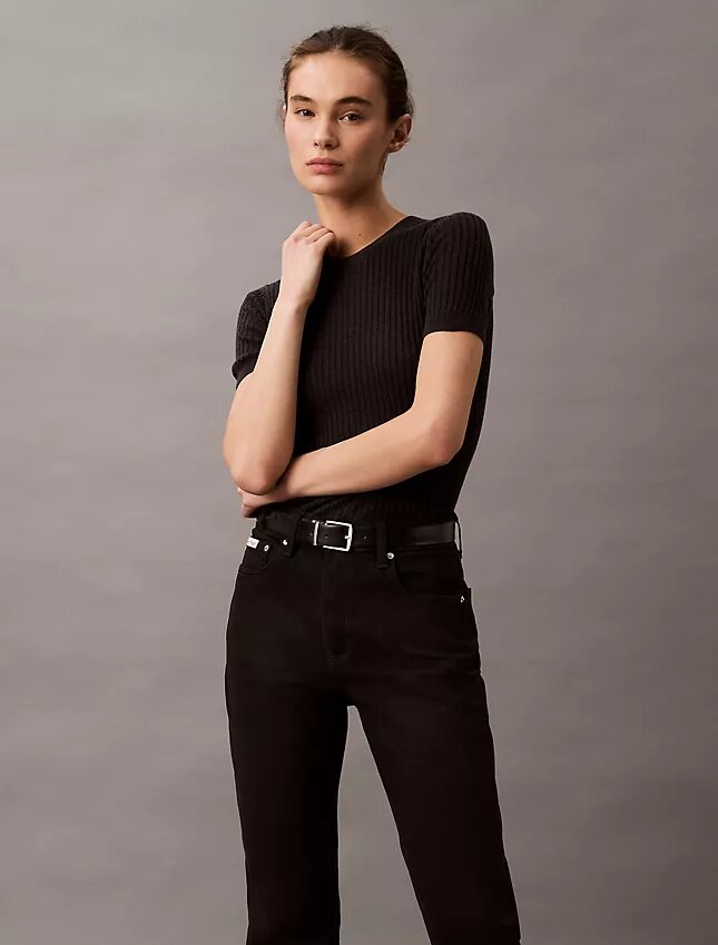Jeans med hög midja och raka ben Jeans med hög midja och raka ben