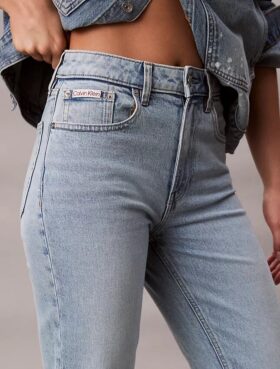 Jeans med hög midja och raka ben Jeans med hög midja och raka ben