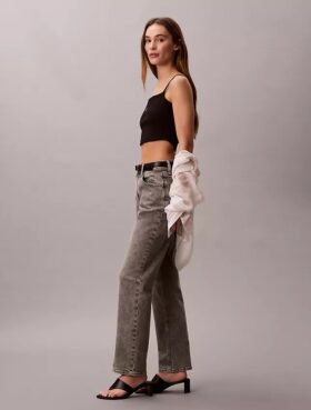 Jeans med hög midja och raka ben Jeans med hög midja och raka ben