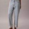 Jeans med hög midja och raka ben Jeans med hög midja och raka ben