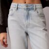 Jeans med hög midja och raka ben Jeans med hög midja och raka ben