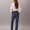 Jeans med hög midja och raka ben Jeans med hög midja och raka ben