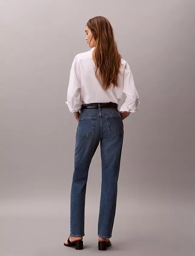 Jeans med hög midja och raka ben Jeans med hög midja och raka ben