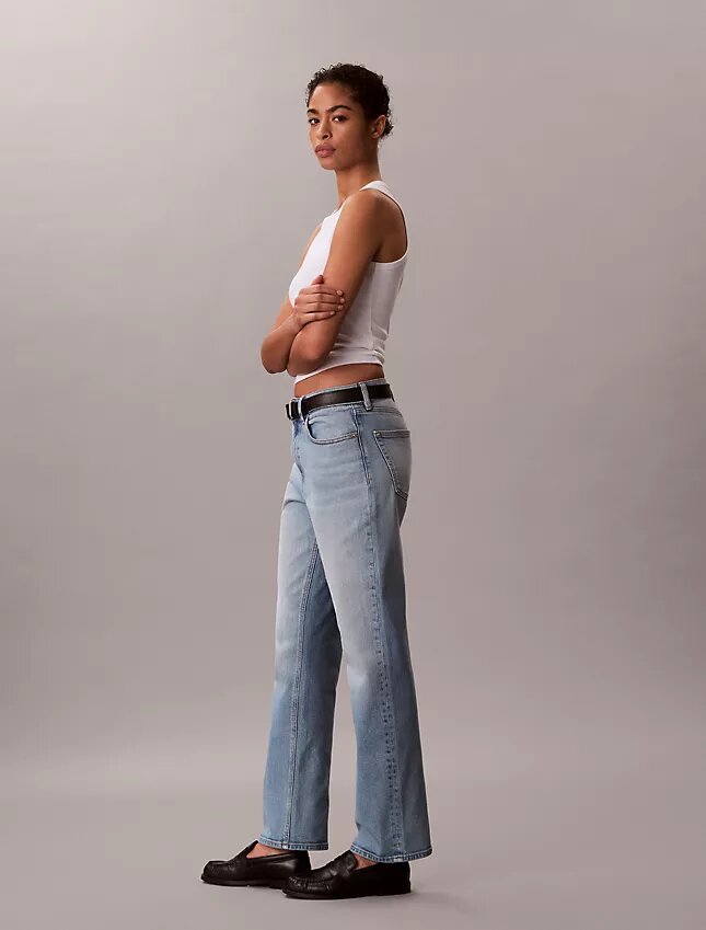 Jeans med hög midja och raka ben Jeans med hög midja och raka ben