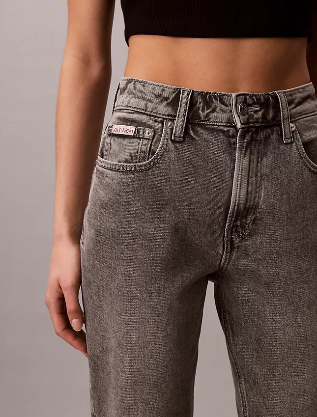 Jeans med hög midja och raka ben Jeans med hög midja och raka ben