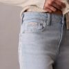 Jeans med hög midja och raka ben Jeans med hög midja och raka ben