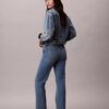 Jeans med hög midja och raka ben Jeans med hög midja och raka ben
