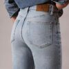 Jeans med hög midja och raka ben Jeans med hög midja och raka ben