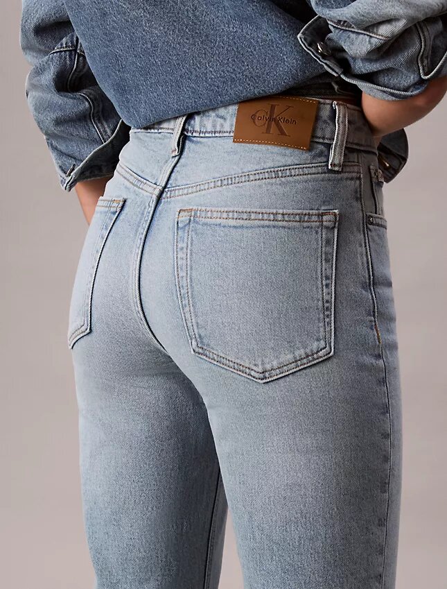 Jeans med hög midja och raka ben Jeans med hög midja och raka ben