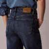 Jeans med hög midja och raka ben Jeans med hög midja och raka ben