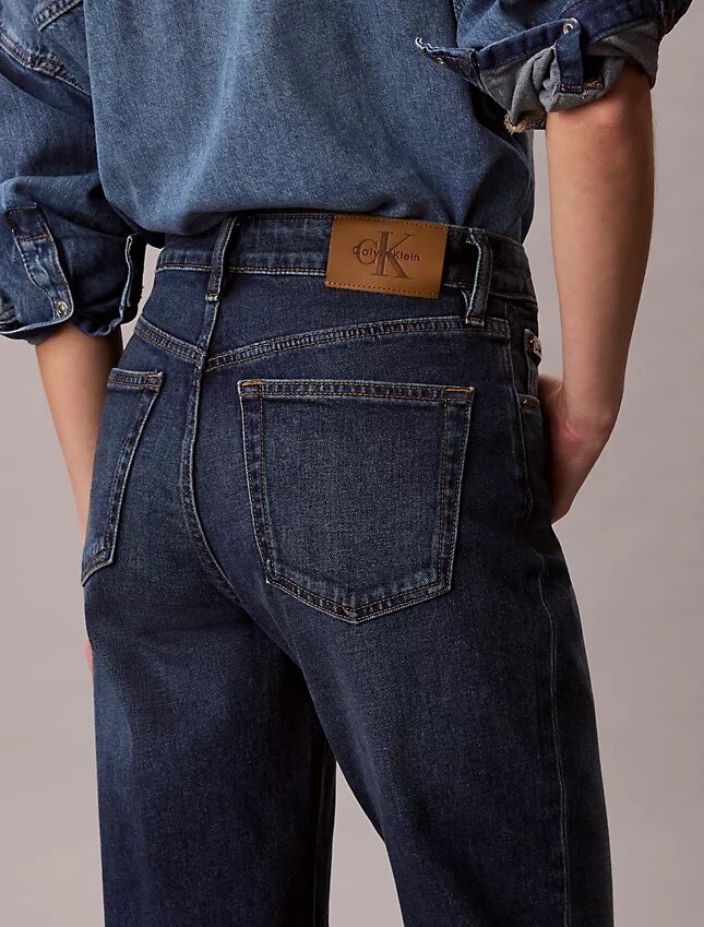 Jeans med hög midja och raka ben Jeans med hög midja och raka ben