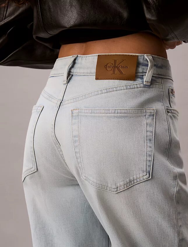 Jeans med hög midja och raka ben Jeans med hög midja och raka ben