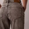 Jeans med hög midja och raka ben Jeans med hög midja och raka ben