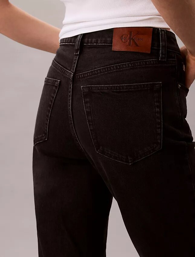 Jeans med hög midja och raka ben Jeans med hög midja och raka ben