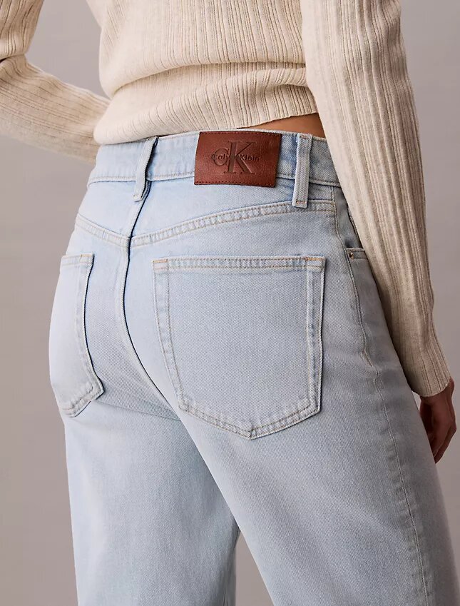 Jeans med hög midja och raka ben Jeans med hög midja och raka ben