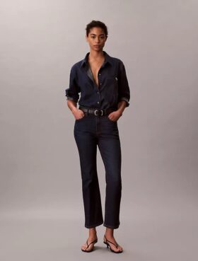 Jeans med hög midja och utsvängda ben Jeans med hög midja och utsvängda ben