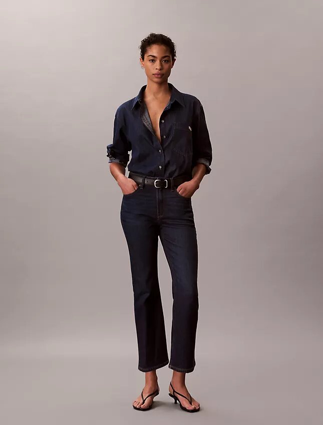 Jeans med hög midja och utsvängda ben Jeans med hög midja och utsvängda ben