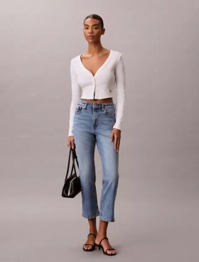 Jeans med hög midja och utsvängda ben Jeans med hög midja och utsvängda ben
