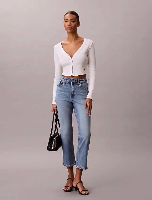 Jeans med hög midja och utsvängda ben Jeans med hög midja och utsvängda ben