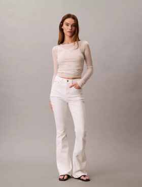 Jeans med hög midja och utsvängda ben Jeans med hög midja och utsvängda ben