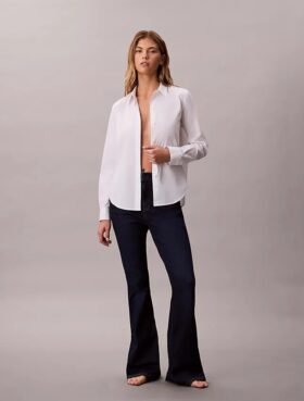 Jeans med hög midja och utsvängda ben Jeans med hög midja och utsvängda ben