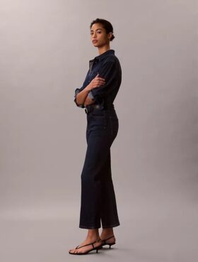 Jeans med hög midja och utsvängda ben Jeans med hög midja och utsvängda ben