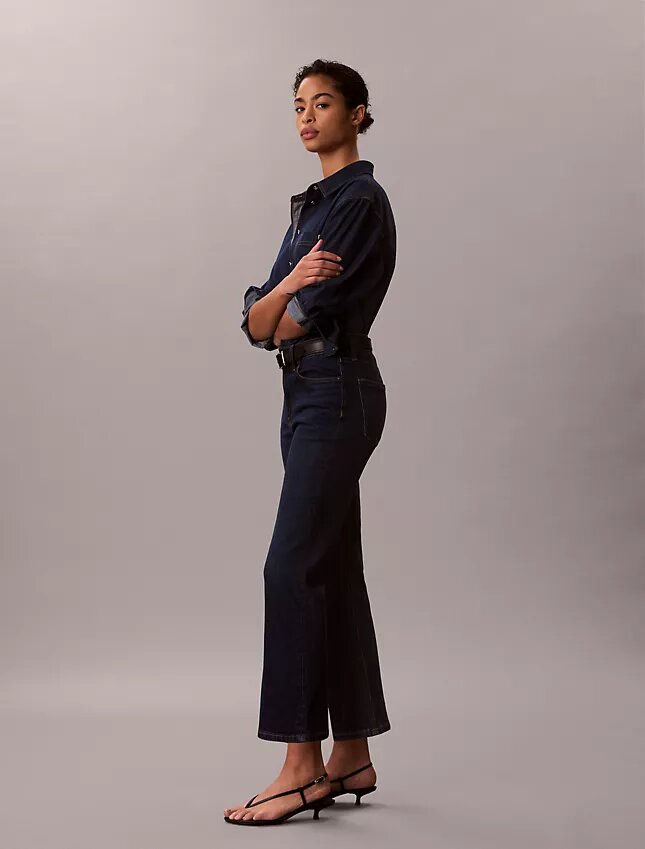 Jeans med hög midja och utsvängda ben Jeans med hög midja och utsvängda ben