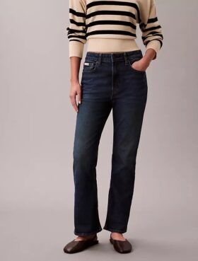 Jeans med hög midja och utsvängda ben Jeans med hög midja och utsvängda ben